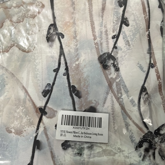 Pillow cases With Zippers Set of 2 - Picture 3 of 3